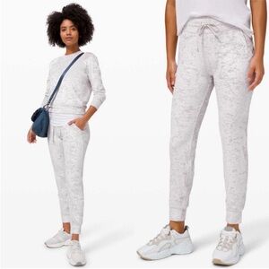 Lululemon Stretch High-Rise Jogger Linear Tempo Jacquard Silver Drop Vapor 6
